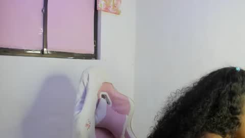 Snapshot of cailyn_messy chatting on November 12, 2025, 9:10 am karina online show from November 12, 2025, 9:10 am