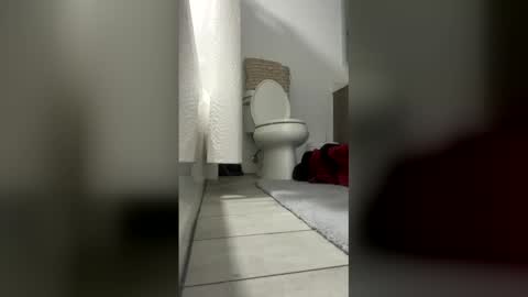 Snapshot of cal1988 chatting on April 3, 2026, 7:50 am Horny hubby online show from April 3, 2026, 7:50 am