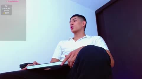 Valerio  online show from March 11, 2025, 7:36 pm