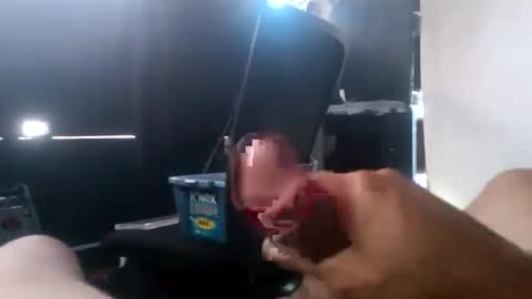 Snapshot of calisguitar chatting on October 9, 2025, 4:49 pm Calisguitar online show from October 9, 2025, 4:49 pm