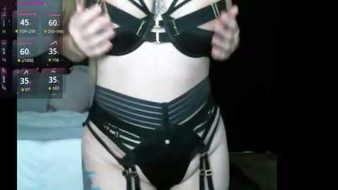 calistarayne online show from July 25, 2026, 6:11 am
