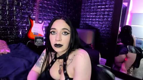 calliope_dark online show from February 5, 2025, 8:57 pm