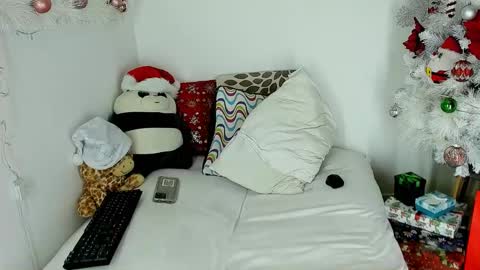 Snapshot of callmeby_lebron chatting on December 26, 2024, 2:16 pm LeBron online show from December 26, 2024, 2:16 pm