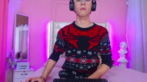 Snapshot of callum_77 chatting on February 21, 2025, 6:07 am CALLUM online show from February 21, 2025, 6:07 am