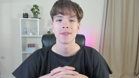 Hey I am Calvin  online show from December 4, 2024, 7:12 pm