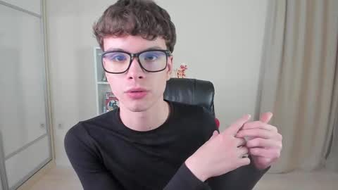 Hey I am Calvin  online show from February 18, 2025, 7:09 pm