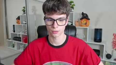 Hey I am Calvin  online show from February 21, 2025, 7:10 pm