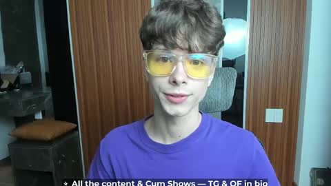 Hey I am Calvin  online show from April 10, 2026, 5:17 pm