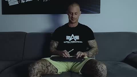 Calvin  online show from November 2, 2025, 10:12 pm