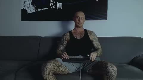 Calvin  online show from November 19, 2025, 10:54 pm