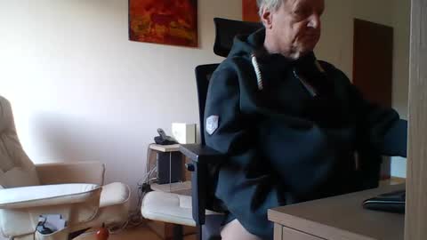 camcologne online show from January 3, 2025, 11:14 am