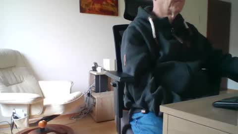 Snapshot of camcologne chatting on February 7, 2025, 10:19 am camcologne online show from February 7, 2025, 10:19 am