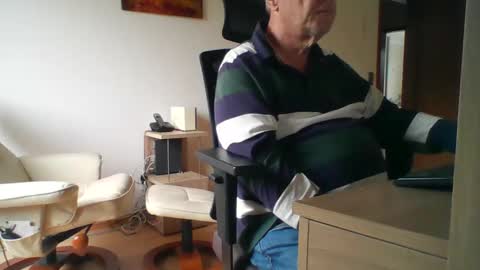 camcologne online show from October 4, 2025, 9:07 am