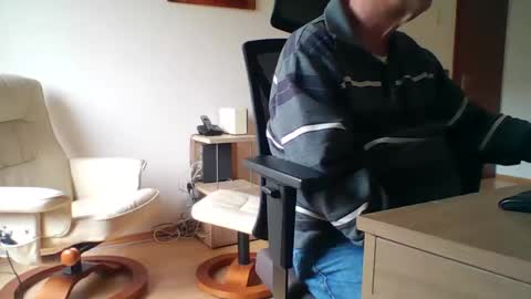 Snapshot of camcologne chatting on November 28, 2025, 10:18 am camcologne online show from November 28, 2025, 10:18 am