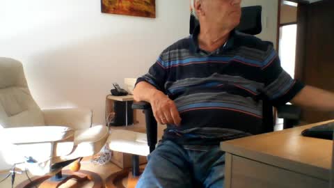 Snapshot of camcologne chatting on June 1, 2026, 3:03 pm camcologne online show from June 1, 2026, 3:03 pm