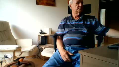 Snapshot of camcologne chatting on June 5, 2026, 11:16 am camcologne online show from June 5, 2026, 11:16 am