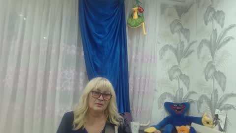 CamDiva1 online show from October 16, 2025, 3:57 pm