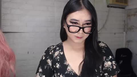 camela_star online show from October 13, 2025, 6:41 pm