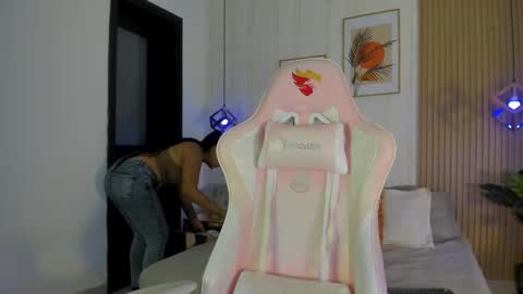 Cameron  online show from January 6, 2026, 7:39 pm