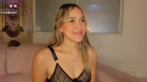 Snapshot of cami_hunter chatting on December 12, 2024, 2:11 pm online show from December 12, 2024, 2:11 pm