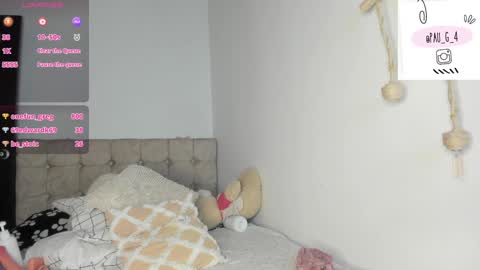 Snapshot of cami_hunter chatting on January 13, 2025, 11:06 pm online show from January 13, 2025, 11:06 pm