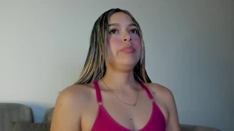 Snapshot of cami_hunter chatting on October 11, 2025, 12:21 am online show from October 11, 2025, 12:21 am