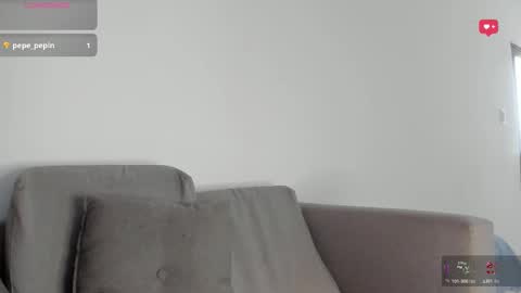 Snapshot of cami_hunter chatting on October 28, 2025, 5:37 pm online show from October 28, 2025, 5:37 pm