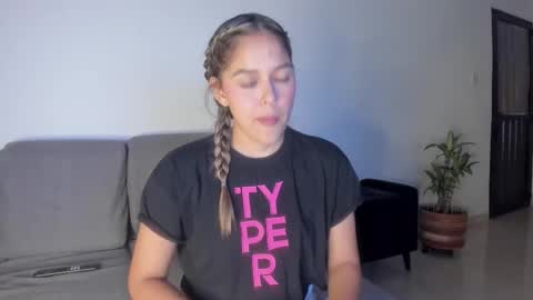 Snapshot of cami_hunter chatting on November 8, 2025, 3:50 am online show from November 8, 2025, 3:50 am