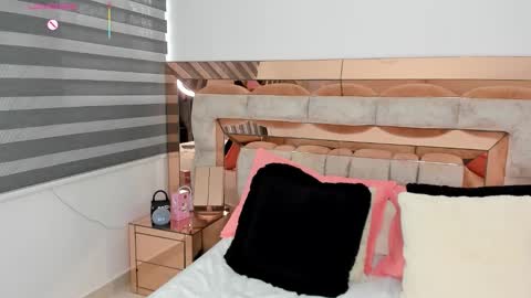 camii  online show from December 21, 2025, 9:33 pm