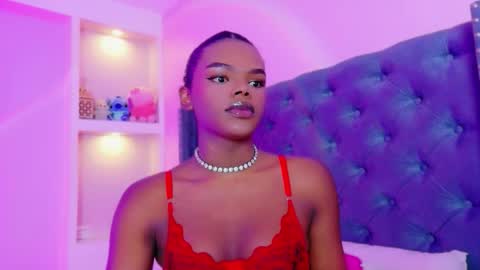 Snapshot of camiestrada chatting on October 19, 2025, 11:05 pm camiestrada online show from October 19, 2025, 11:05 pm