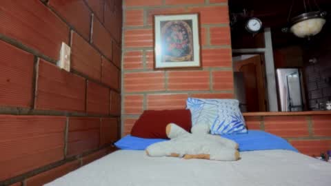 Snapshot of camii19y chatting on October 3, 2025, 8:06 pm camii19y online show from October 3, 2025, 8:06 pm