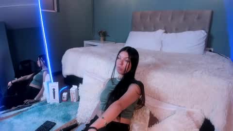 Cami online show from May 20, 2026, 4:07 am