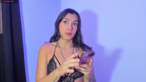 Snapshot of camila_coxx chatting on March 9, 2025, 3:27 pm s online show from March 9, 2025, 3:27 pm