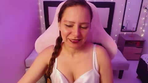 Snapshot of camila_delarosa chatting on June 6, 2026, 12:32 pm camila online show from June 6, 2026, 12:32 pm