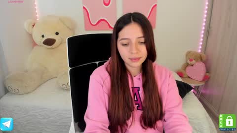  C A M I  online show from December 20, 2024, 5:40 pm