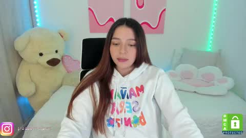  C A M I  online show from March 11, 2025, 9:59 pm