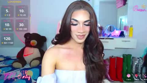 Camila online show from April 6, 2026, 8:43 pm