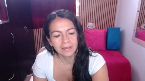 Camila Vargas online show from April 15, 2026, 5:42 pm