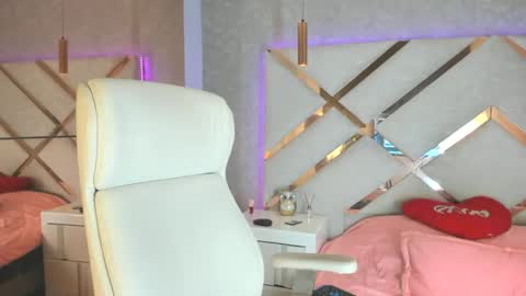 Snapshot of camila_vv chatting on April 15, 2026, 10:43 pm camila online show from April 15, 2026, 10:43 pm