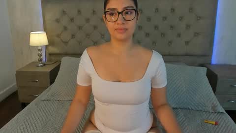 Snapshot of camilaa_anderson_ chatting on November 13, 2025, 2:54 am Asia online show from November 13, 2025, 2:54 am