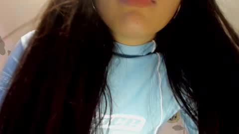 Snapshot of camilahunter__ chatting on February 9, 2025, 3:22 am Camila online show from February 9, 2025, 3:22 am