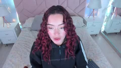 Snapshot of camilarivers chatting on December 31, 2024, 3:20 pm Camila online show from December 31, 2024, 3:20 pm