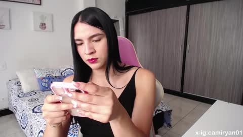 X IGcamiryan01 online show from February 13, 2025, 5:01 pm