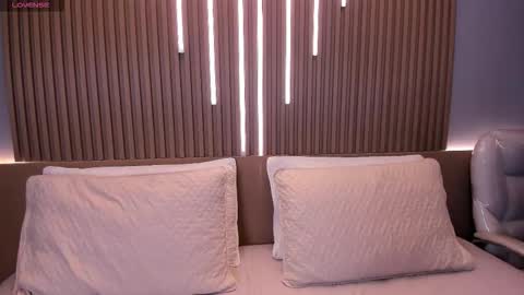 camile_cute online show from December 18, 2025, 8:26 pm