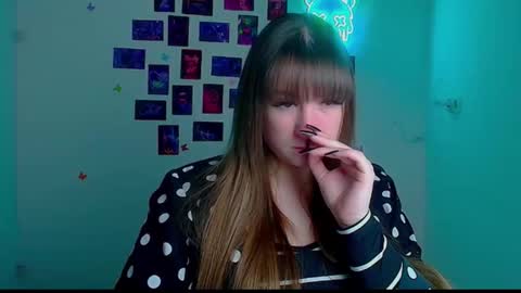 Camilla online show from April 22, 2026, 6:16 am