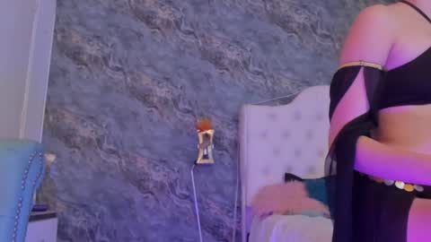 Snapshot of camillen_pettid chatting on January 15, 2025, 1:45 am C A M I L L E N Help me get to the top online show from January 15, 2025, 1:45 am