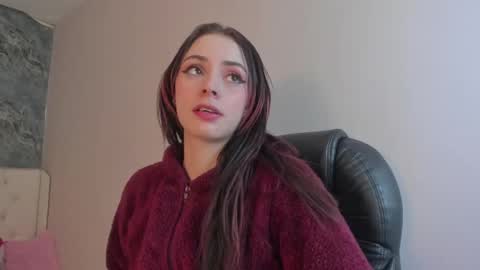 Snapshot of camillen_pettid chatting on February 28, 2025, 10:28 pm C A M I L L E N Help me get to the top online show from February 28, 2025, 10:28 pm