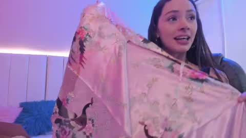 Snapshot of camillen_pettid chatting on September 11, 2025, 9:48 pm C A M I L L E N Help me get to the top online show from September 11, 2025, 9:48 pm