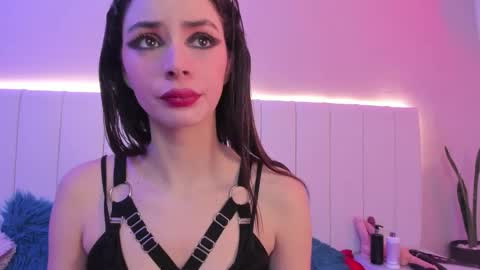 Snapshot of camillen_pettid chatting on October 5, 2025, 9:02 pm C A M I L L E N Help me get to the top online show from October 5, 2025, 9:02 pm