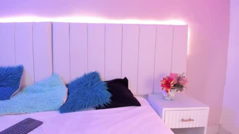 Snapshot of camillen_pettid chatting on October 26, 2025, 10:15 pm C A M I L L E N Help me get to the top online show from October 26, 2025, 10:15 pm